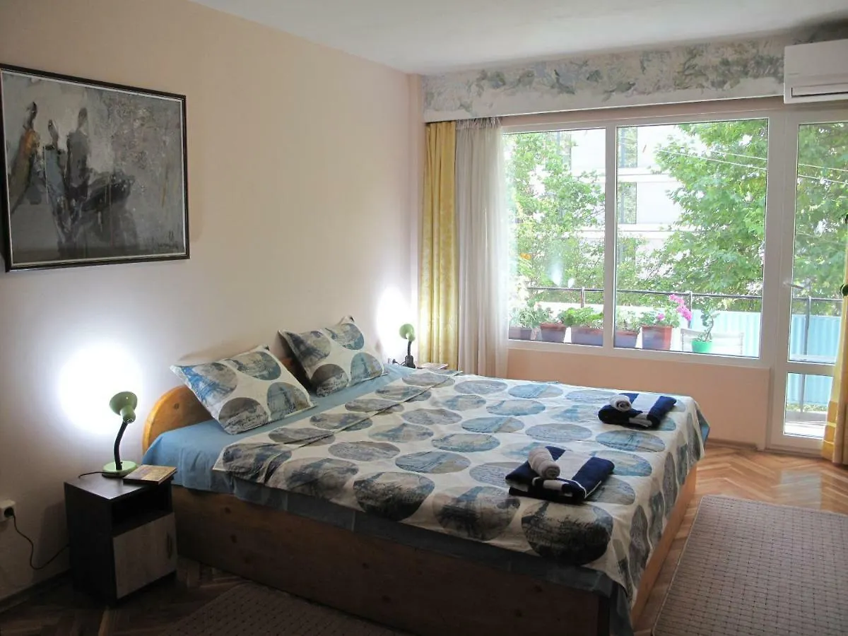 Art And Sea Apartment Varna